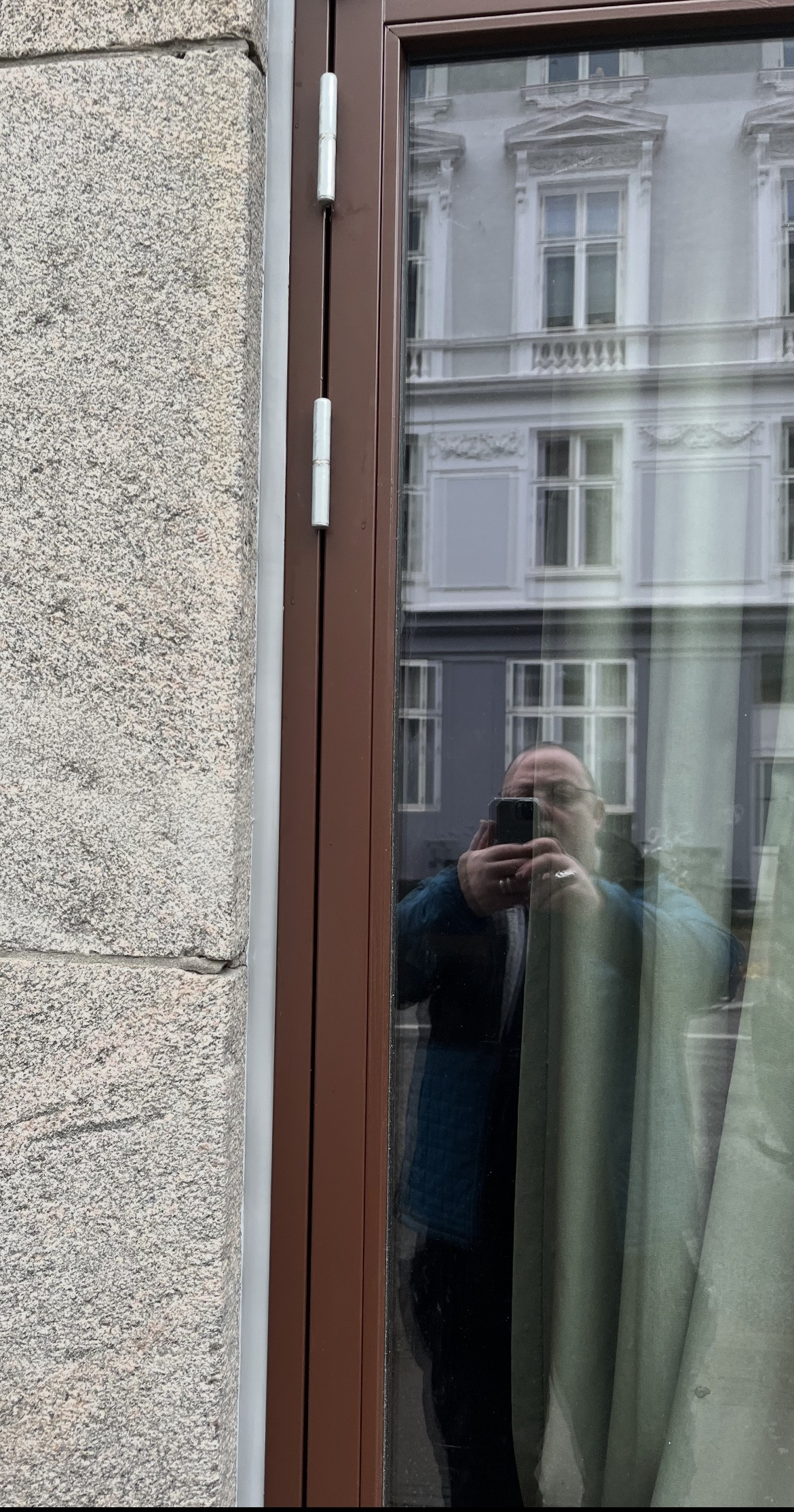 Detalje af fugning af vinduer udført af fugemand